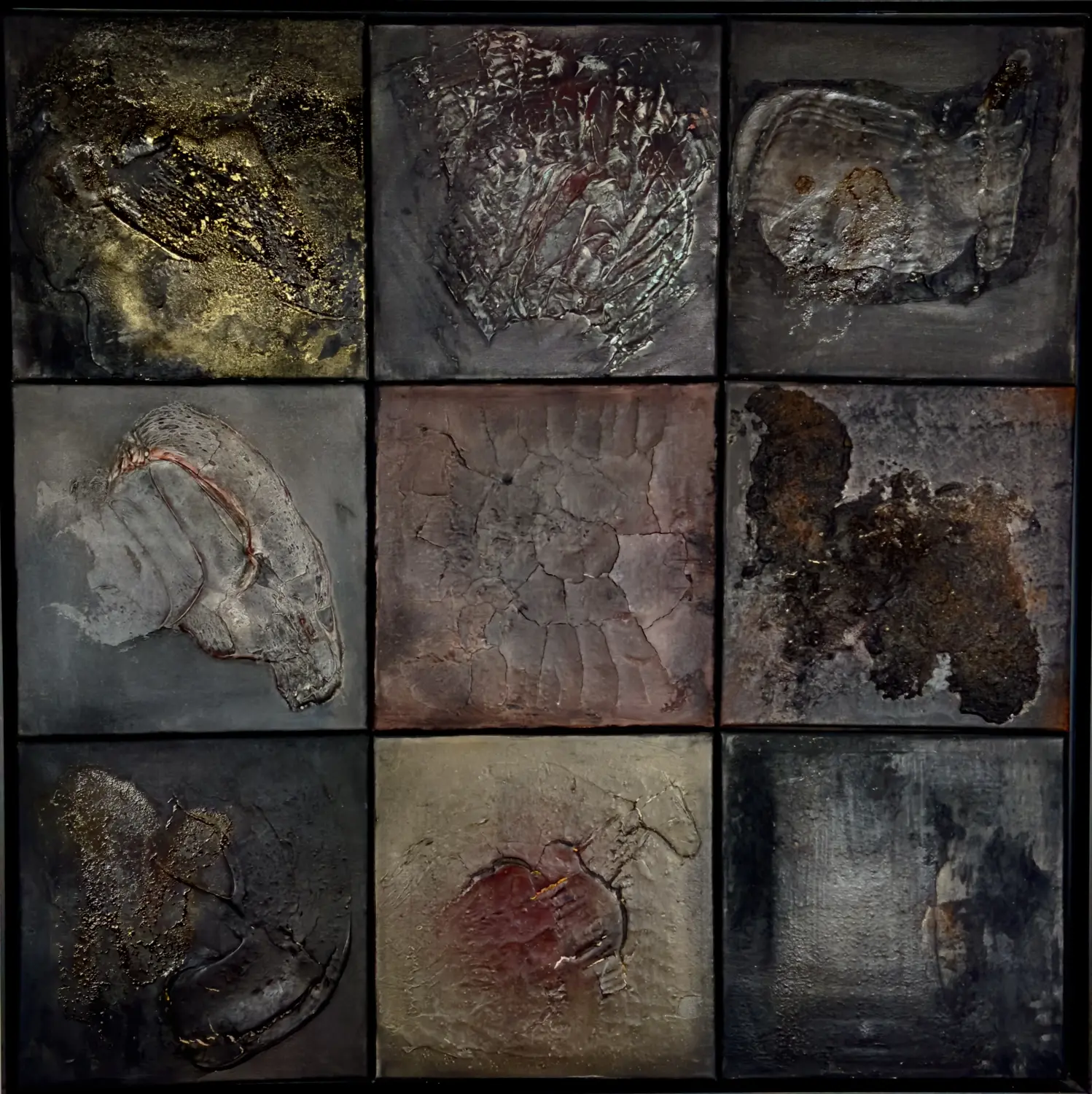 Bodenproben der Erinnerung – Werk aus der Serie „Was bleibt“, entstanden 2022, Format 92 cm × 92 cm. Von Flu.